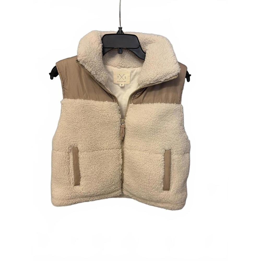 Thread & Supply Cozy Sherpa Fleece Vest with Quilted Shoulders, Size Small